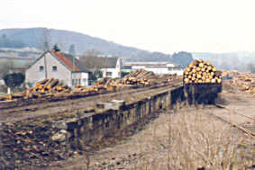 Holzverladung am heutigen Endbahnhof der Strecke